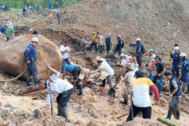 Tres viviendas y un trapiche resultaron afectados por el deslizamiento. Una mujer permanece desaparecida.