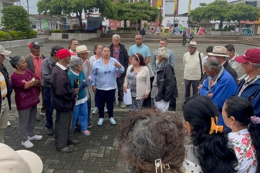 En el casco urbano de Palestina los adultos mayores solicitan que no los manden a cobrar el subsidio del programa Adulto Mayor al corregimiento de Arauca.