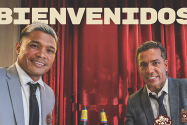 Teo Gutiérrez y Dayro Moreno, goleadores colombianos, participaron en un anuncio publicitario de cervezas.