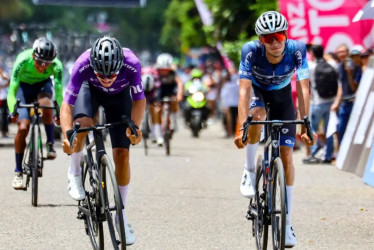 David Esteban Hoyos (Nu Colombia) ganó el embalaje de ayer a William Colorado