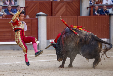 Juan de Castilla embestido 