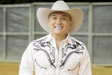 César Torres, cantante de música popular, estuvo este martes (6 de mayo) en Manizales y mañana (7 de mayo) visitará Armenia. 