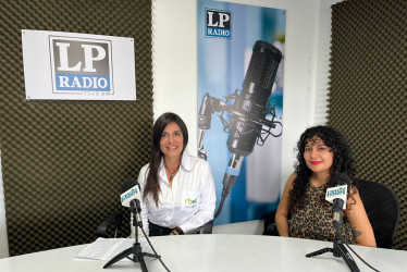Claudia Marcela Peláez, profesional ambiental de la Chec, y Karen Daniela Patiño López, coordinadora de gerencia Andi, seccional Caldas. 