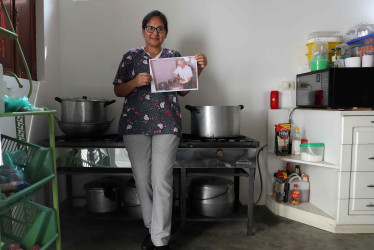 Gaby Ruzasto posa durante una entrevista con EFE este viernes, en Chiclayo (Perú).