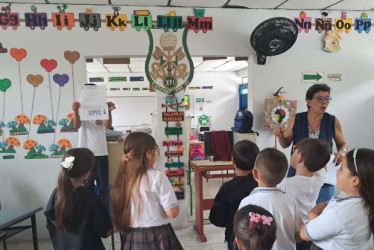 Foto I Archivo Diego Salgado I LA PATRIA  Hoy es el Día del Maestro. Para ellos, de acuerdo con respuestas a LA PATRIA, es satisfactorio ver los avances de sus estudiantes a medida que desarrollan los procesos de enseñanza. 