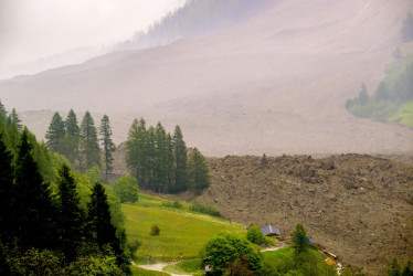 El pueblo de Blatten, en el cantón suizo de Valais, tras el colapso del glaciar Birch.