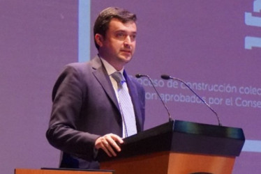 Juan Martín Dussán López se ha desempeñado como asesor de alianzas público privadas de la La cooperación de USAID en América Latina y el Caribe y en la Agencia Nacional de Infrestructura (ANI) en el área de innovación ambiental y social de la entidad. 