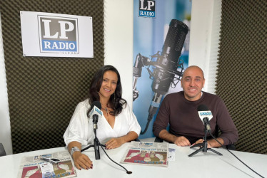 Artista colombo-mexicana Juanita No Te Pierdas y el coach del subconsciente Juan Pablo Ortiz.