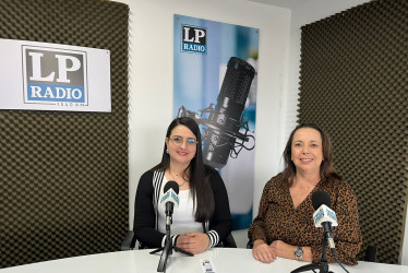 Lina Flórez, de la Universidad Católica de Manizales, y Julia Inés Gómez, coordinadora de Manizales Más.