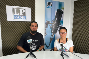 Luis David Acosta Rodríguez, integrante de Crítica Gráfica, y Érika Vázquez, integrante de Vivarium Yard.