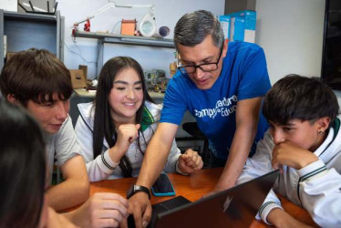 "La IA bien usada puede ampliar oportunidades, fortalecer aprendizajes y liberar tiempo valioso para que los maestros se concentren en lo más importante: inspirar, acompañar y transformar vidas