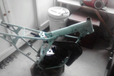 Aunque las autoridades hallaron partes de una moto, no se pudo determinar si correspondían a la que le robaron al domiciliario.