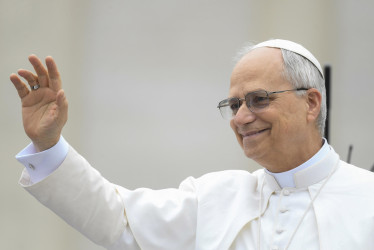 El papa León XIV acudió a su primera audiencia general en la plaza de San Pedro del Vaticano.