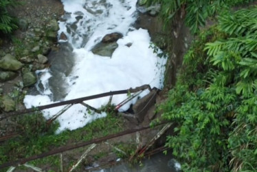 El puente Santa Isabel, en Neira, colapsó.