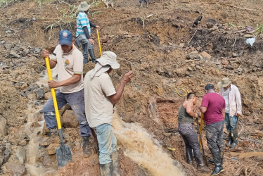 Desde el lunes que se reportó el alud, comunidad y socorristas se volcaron en la búsqueda de la víctima.