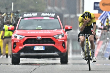 Simon Yates atacó en Le Finestre y venció a Del Toro y a Carapaz que no lucharon por alcanzarlo. El británico ganará su primer Giro de Italia 