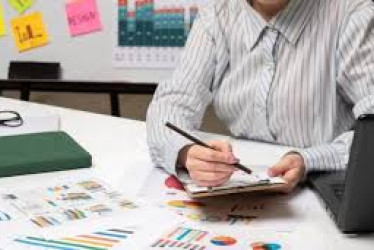 El supuesto usurero diligencia en cuaderno las cuentas, pero habría añadido intereses del 7% al 10%, que al sumar no dan lo que decían las letras de cambio