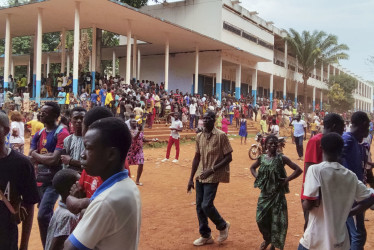 Una explosión de un transformador eléctrico en el liceo Barthélemy Boganda, en Bangui, capital de la República Centroafricana