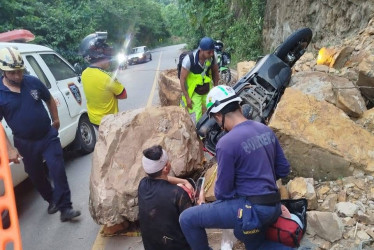 Fotos de Bomberos|LA PATRIA  Tuvo lesiones. Bomberos lo atendió.