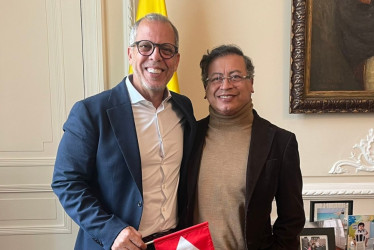 Alfredo Saade, nuevo jefe de gabinete del Gobierno, junto al presidente, Gustavo Petro. En su cuenta de X escribió: "Constituyente ya! Levántate Colombia".