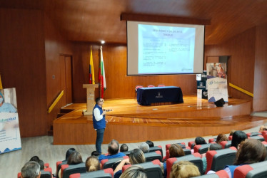 Christian Posada, de Seguridad y Salud en el Trabajo de Assbasalud, durante la rendición de cuentas de la entidad en la Universidad de Manizales.