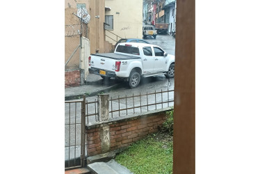 Así estaba ubicada la camioneta en el barrio Villanueva.