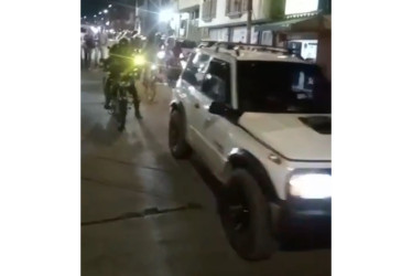 Una caravana recorrió este miércoles las calles principales de Chinchiná, en rechazo al nuevo avalúo catastral en el municipio.