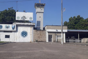 Los reclusos aseguran que no les ofrecen garantías para comunicarse, pero las autoridades no les dan la razón.