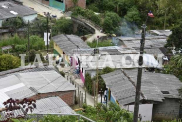 A Carlos Alberto lo habría atacado su expareja dentro de la vivienda. Lo trasladaron al hospital, donde murió.