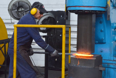 Un taller de sueños con alma de hierro: los 65 años de Herragro han manufacturado ilusiones para el campo, la construcción y, especialmente, para sus empleados. Trabajadores relatan cómo han crecido de la mano de esta empresa manizaleña.