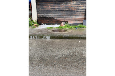 Los hidrantes abiertos en este sector de la ciudad.