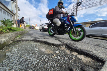 Este es el hueco más grande ubicado en la carrera 24A.