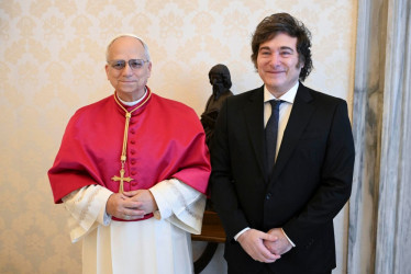 El papa León XIV con el presidente de Argentina, Javier Milei. 