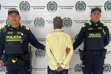 En el mismo municipio, la Seccional de Investigación Criminal realizó un segundo procedimiento al capturar a un hombre, de 64 años, requerido por el Juzgado Promiscuo del Circuito de Manzanares por el delito de actos sexuales con menor de 14 años.