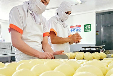 El toque secreto ve la luz: Los ganaderos de un rincón del Norte de Caldas se sobrepusieron al abandono. Crearon su propia empresa y la han hecho progresar durante 21 años. 