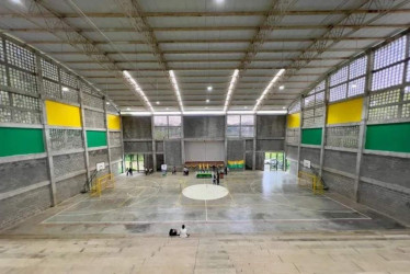 Los gobiernos municipal y departamental entregaron obras de mejoramiento en el coliseo de Belalcázar (Caldas). 