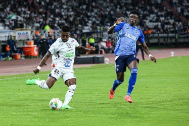 El empate 0-0 de este domingo perjudica tanto al Once Caldas como a Millonarios. El resultado le conviene a Santa Fe, actual líder del Grupo B de los cuadrangulares de la Liga.