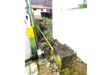 Este es el puente urbano en Pácora que se encuentra afectado en este momento.