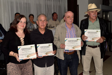 Foto | Luis Fernando Rodríguez | LA PATRIA   De izquierda a derecha Bonel Nieto, Fernando Toro, Leonardo Gutierrez y Fernando Macias, ganadores del Concurso de Libros Históricos de Salamina.