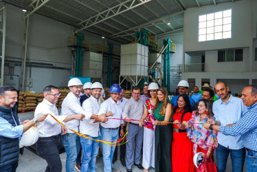 Apertura de la planta de trillado de café de la empresa Tribox Colombia en Ibagué (Tolima).