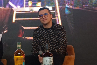 Foto | Cortesía Sofía García | LA PATRIA   Yeison Jiménez cuenta que hay personas que lo han criticado por usar un versículo de la Biblia en su música, pues esta toca temas como el alcohol.