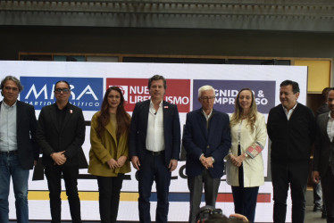 Políticos que presentaron este martes (24 de junio) la coalición ¡Ahora Colombia!.