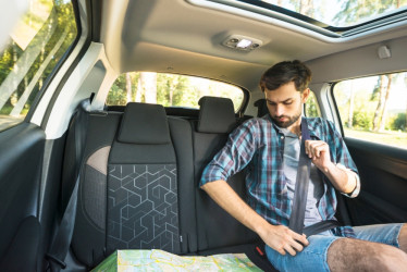 El cinturón de seguridad, además de ser obligatorio, es clave para reducir fatalidades en los siniestros de tránsito. Debe utilizarlo en todos los asientos del carro.