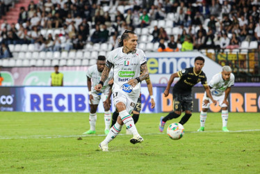 Dayro Moreno anotó de penalti.