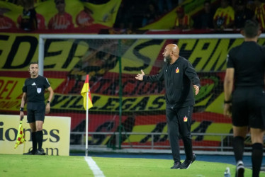 Marcos Mathias estuvo en la rueda de prensa del Deportivo Pereira en reemplazo de Dudamel que fue expulsado 