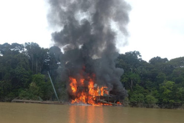 El grupo armado dejará de recibir cerca de 25 millones de dólares anuales tras la destrucción de su infraestructura minera ilegal en la frontera colombo-brasilera 