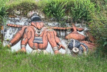 La maleza se toma la obra de barranquismo.