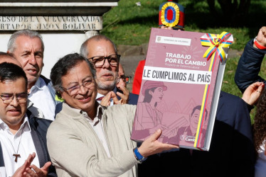  Gustavo Petro este miércoles en la firma de la reforma laboral.