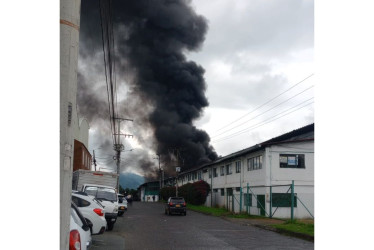 Incendio en el Parque Industrial Maltería, bodega 4.