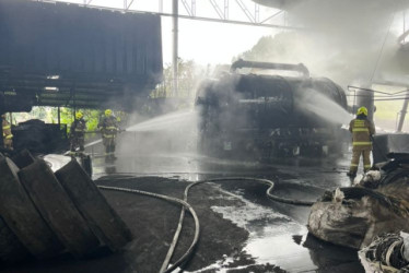 Una persona murió tras este incendio en Manizales.